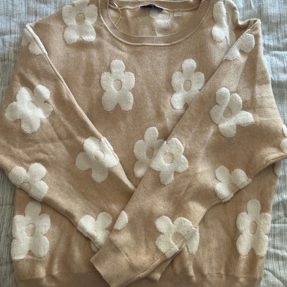 Tahari Beige Floral Crew Neck Sweater